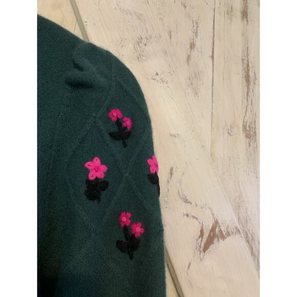 Aqua Cashmere 100% Green Sweater Pink Embroidered Flower Design Women's Size XS - Picture 13 of 15